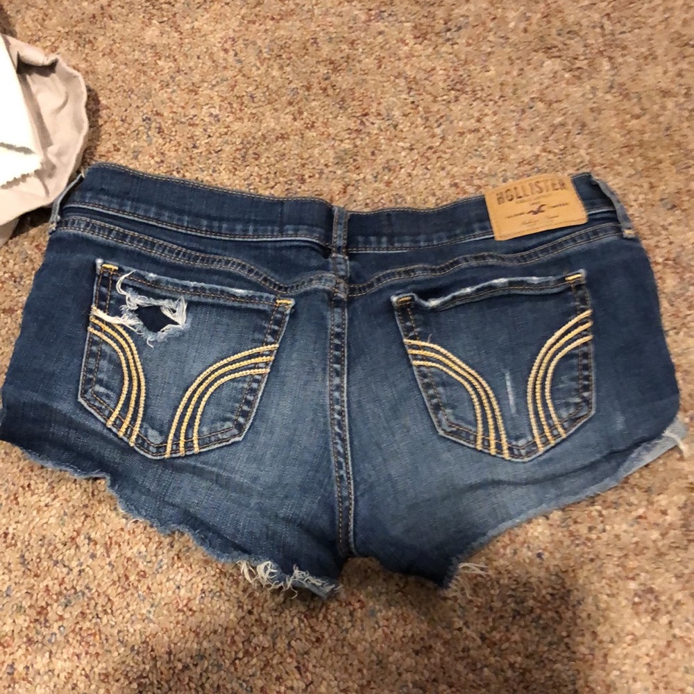 Shorts - Picture 2 of 8